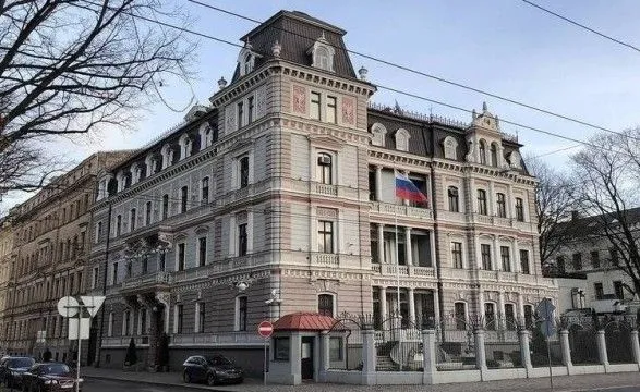 Власти Риги обязали посольство россии повесить табличку "улица Независимости Украины"