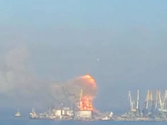 Взрывы произошли в порту Бердянска