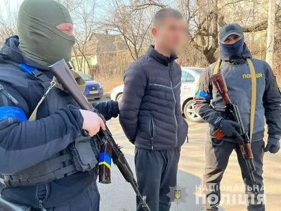 В Донецкой области установили мошенника, который за вознаграждение обещал вывезти мирных жителей из Мариуполя