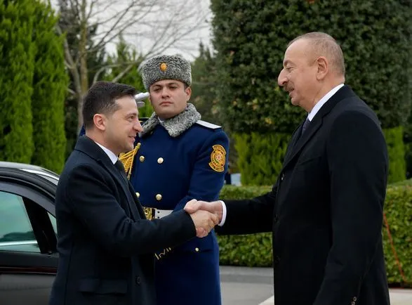 zelenskiy-obgovoriv-z-prezidentom-azerbaydzhanu-negaynu-potrebu-v-zelenikh-koridorakh