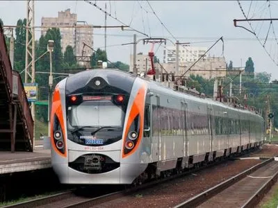 Вторжение рф: в Украине на скоростных поездах эвакуировали уже 168 тысяч человек