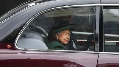 Перший публічний вихід за 5 місяців: королева Єлизавета відвідала поминки покійного чоловіка