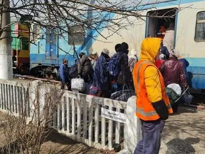 У Лисичанську автобуси для евакуації потрапили під ворожий обстріл