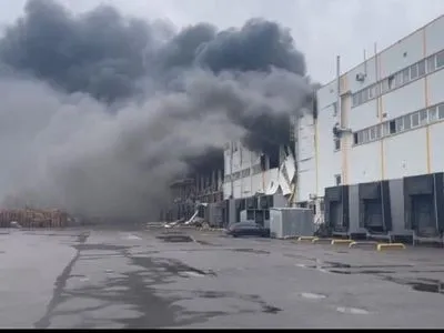Под Киевом оккупанты обстреляли склады с продуктами питания: начато расследование