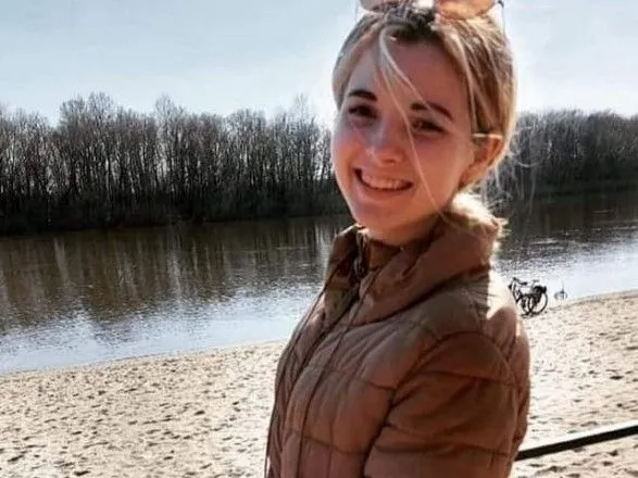 У Чернігові окупанти розстріляли авто другокурсниці, яка везла гуманітарну допомогу: дівчина загинула