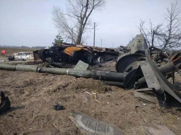 Украинские защитники уничтожили колонну бронетехники оккупантов на Черниговщине