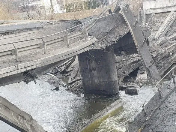 Ирпень сегодня похож на город-призрак: спасатели показали кадры, что больше напоминают "декорацию к фильму ужасов"