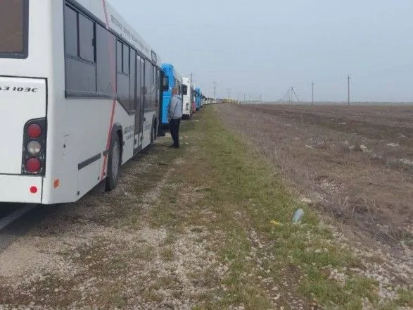 ochikuyetsya-rekordna-kilkist-mariupoltsiv-do-berdyanska-virushili-evakuatsiyni-avtobusi