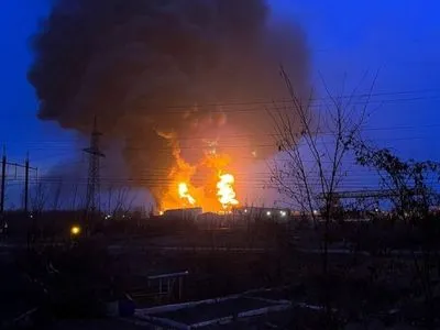 У російському Бєлгороді горить нафтобаза, є постраждалі - губернатор