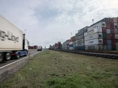 В порту Роттердама заблокировали тысячи контейнеров, связанных с рф