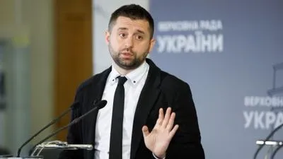 Арахамія: росіяни приймають усі пропозиції України крім питання Криму
