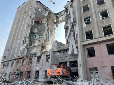 Кількість загиблих від ракетного удару по Миколаївській ОДА зросла до 36 осіб