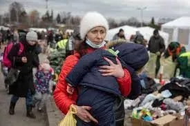 Тривалі затримки з переселенням афганців слугують попередженням для українських біженців - The Wall Street Journal