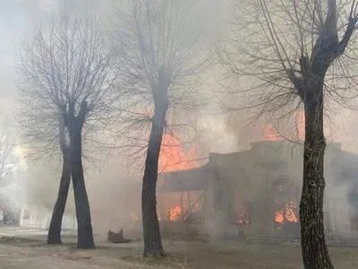 Окупанти обстріляли житлові райони Сєвєродонецька: горить 10 багатоповерхівок