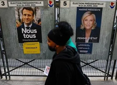 Вибори президента Франції: Макрон перемагає в опитуваннях на тлі війни в Україні, але Ле Пен укріплює позиції