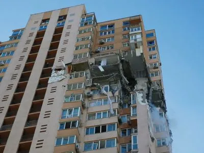 С начала вторжения оккупанты повредили в Киеве 183 жилых дома