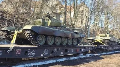 Чехия отправила в Украину танки, ракетные установки и артиллерию