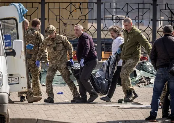 Еще одно ужасное зверство с их стороны: Байден прокомментировал обстрел рашистами вокзала в Краматорске