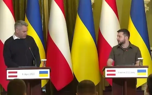 Зеленський обговорив з канцлером Австрії посилення санкційного тиску на росію та членство України в ЄС