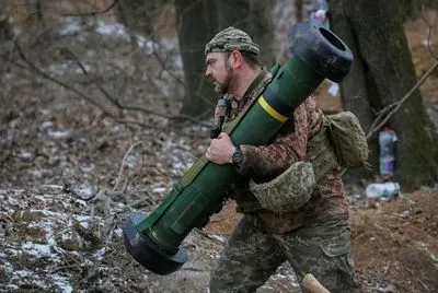 США: оружие в Украину поступает ежедневно — даже сегодня