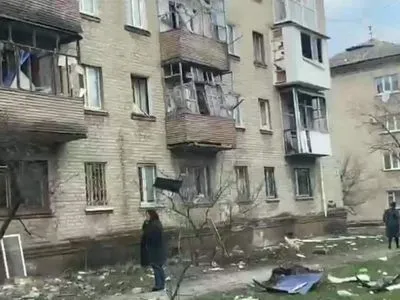 Российские оккупанты обстреляли школу и две многоэтажки в Северодонецке