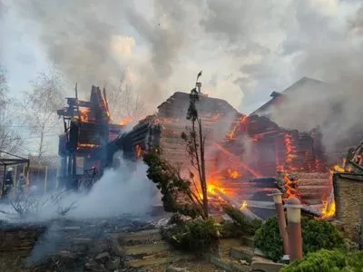 Харьковская область: за сутки спасатели ГСЧС имели 39 выездов, из которых 17 - пожары, возникшие в результате вражеских обстрелов