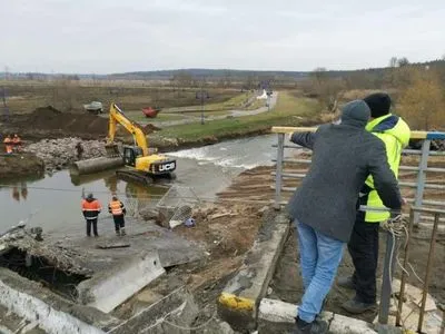 Ирпень, Бучу и Гостомель "соединили" с Киевом: открыли временный мост
