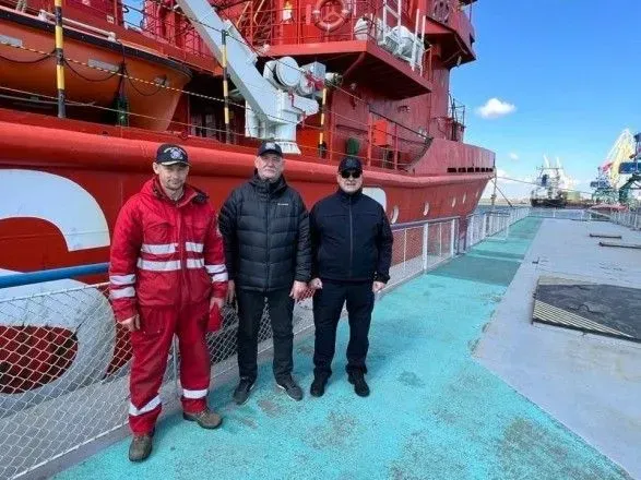 Звільнене від російських окупантів судно "Сапфір" вже в Україні - ОП