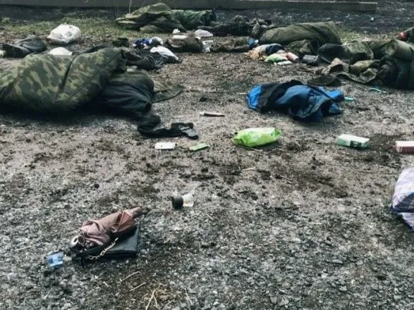 Женская сумочка и духи на поле боя: ВСУ показали, что остается после оккупантов
