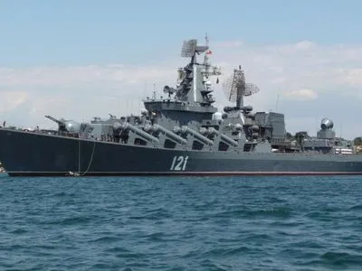 Двома ракетами "Нептун" вражений російський крейсер "Москва", зайнялася пожежа