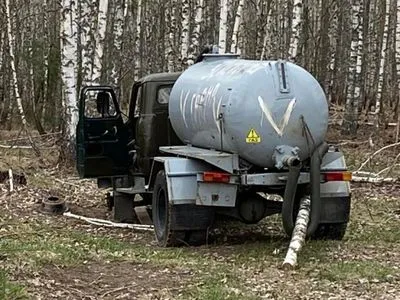 "Они не знали, потому что у них не принято таким пользоваться": российские оккупанты перепутали машину для чистки выгребных ям с бензовозом