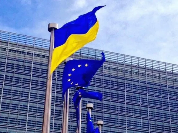 Зеленський повідомив президенту Єврокомісії про передачу опитувальника щодо членства в ЄС