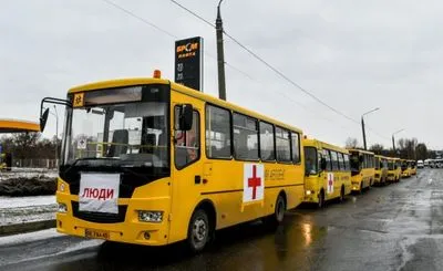 Вторжение рф в Украину: уже почти 300 тысяч человек эвакуировали гумкоридорами