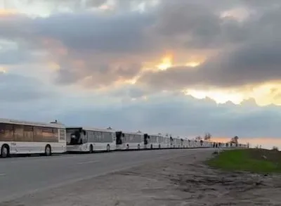 Эвакуация мариупольцев: колонна автобусов и "скорых" готова, ожидают выполнения обязательств со стороны рф