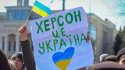 Волевиявлення українців щодо росії відбувається по всій країні з 24 лютого: Подоляк про "референдум" на Херсонщині