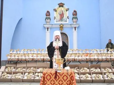Українські захисники отримають 8 тисяч пасок до Великодня: їх освятив Митрополит Епіфаній