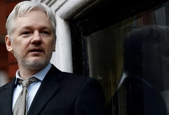 Суд в Лондоне выдал ордер на экстрадицию в США основателя Wikileaks Ассанжа