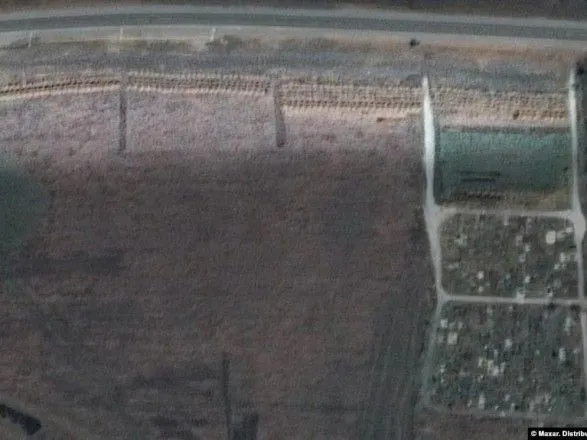 ЗМІ: супутник зафіксував 300-метрову братську могилу у Мангуші