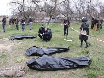 Дев’ятеро загиблих, серед яких 15-річна дівчина, виявлені на місці масового захоронення у Бородянці