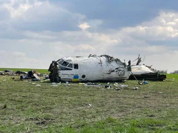 Падение самолета в Запорожской области: опубликовали фото с места происшествия