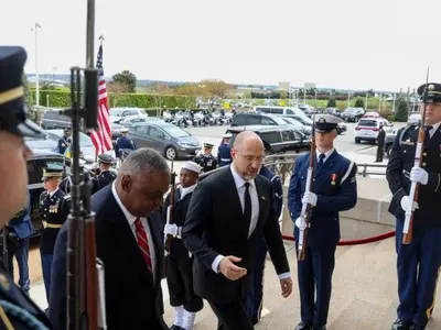 Шмыгаль встретился в США с главой Пентагона: обсудили поставки оружия в Украину