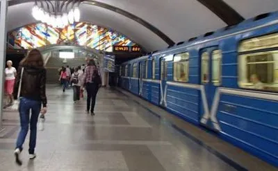 Поїзди метро в столиці на час тривоги не курсуватимуть відкритими ділянками