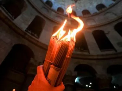 Благодатный огонь сошел в Иерусалиме в храме Гроба Господня