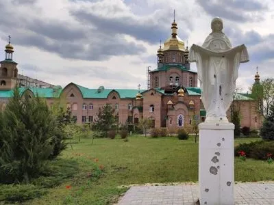 На Луганщині окупанти зруйнували щонайменше сім православних храмів