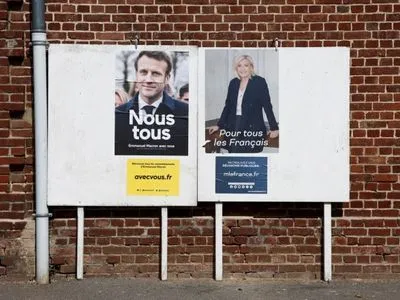 Во Франции начался второй тур президентских выборов