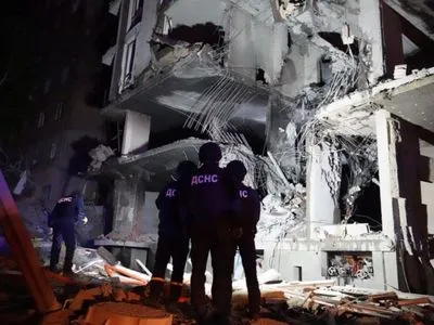 Ракетный удар по Киеву: спасены 5 человек, 10 пострадали