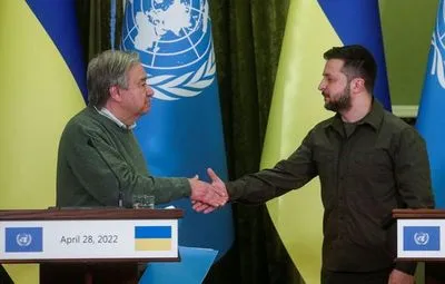 Украина готова к неотложным переговорам по эвакуации людей из Мариуполя: Зеленский на встрече с Генсеком ООН