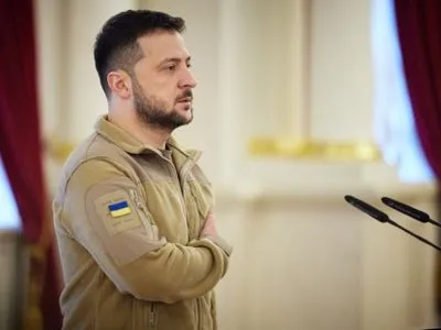 Зеленский вручил награды военным и семьям погибших Героев Украины