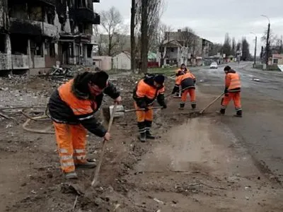 В Киевской области дорожники за 20 дней расчистили более 380 километров дорог и улиц