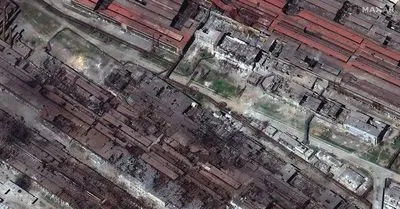 Металлургический комбинат "Азовсталь" в Мариуполе превратился в руины - спутниковые снимки